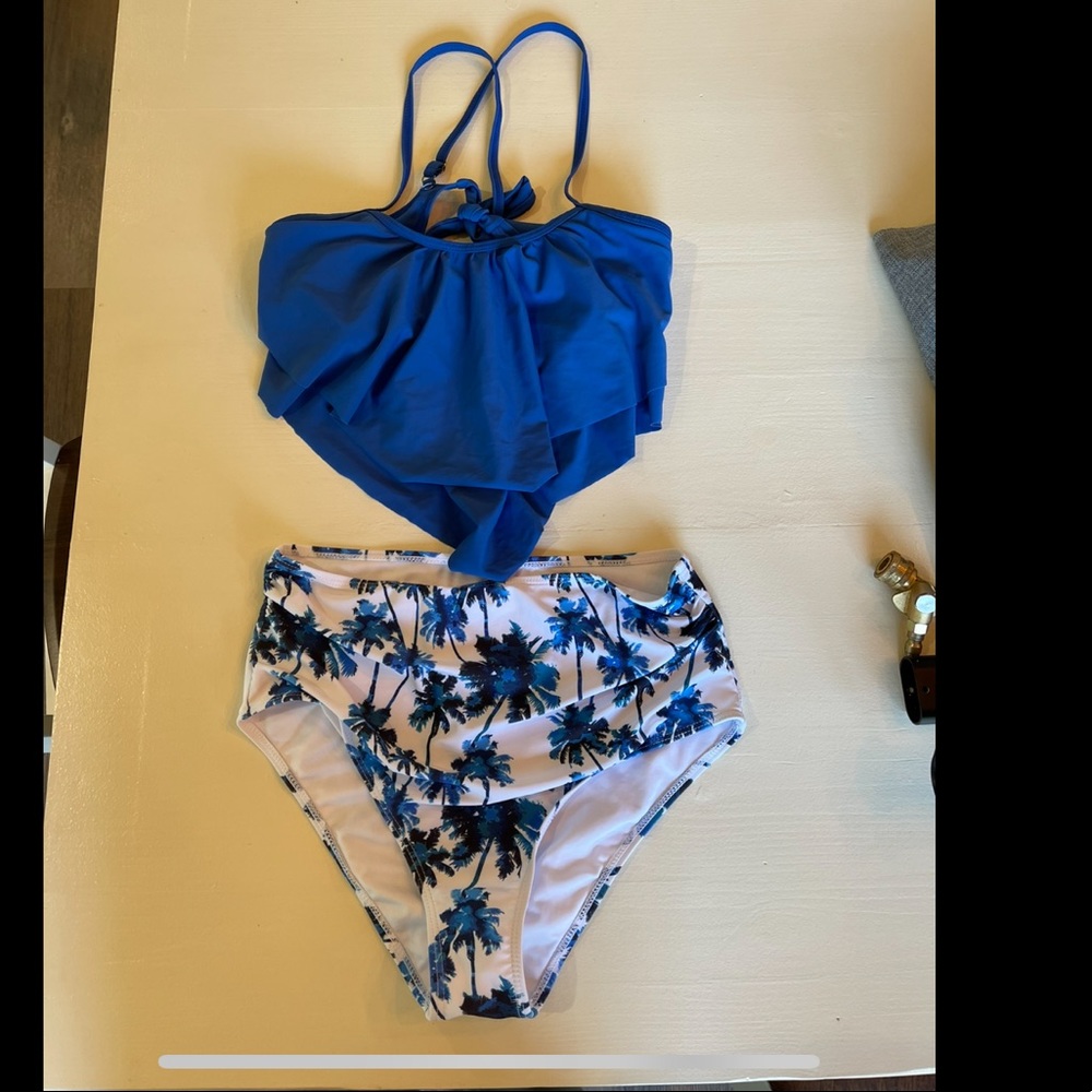 Like New High Waisted Bikini Blue Floral Medium